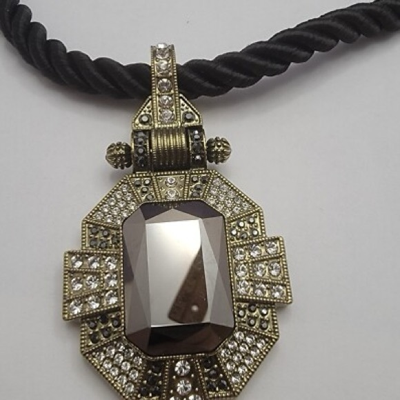 Heidi Daus Large Crystal Art Deco Style Pendant Necklace on Satin Cord - Picture 10 of 10